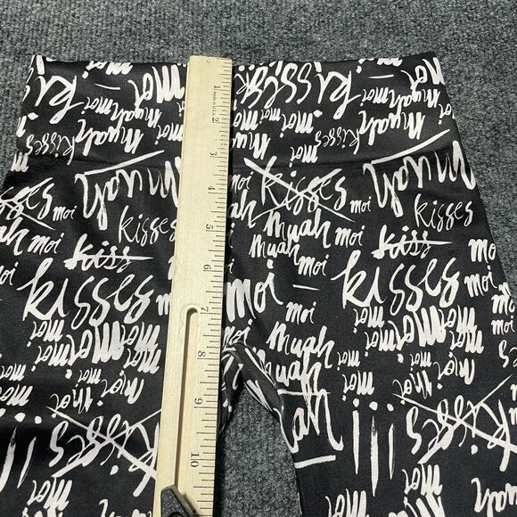 First Looks Leggings Womens S/M Black Kiss Script Print Seamless Skimmer Stretch - Picture 7 of 9